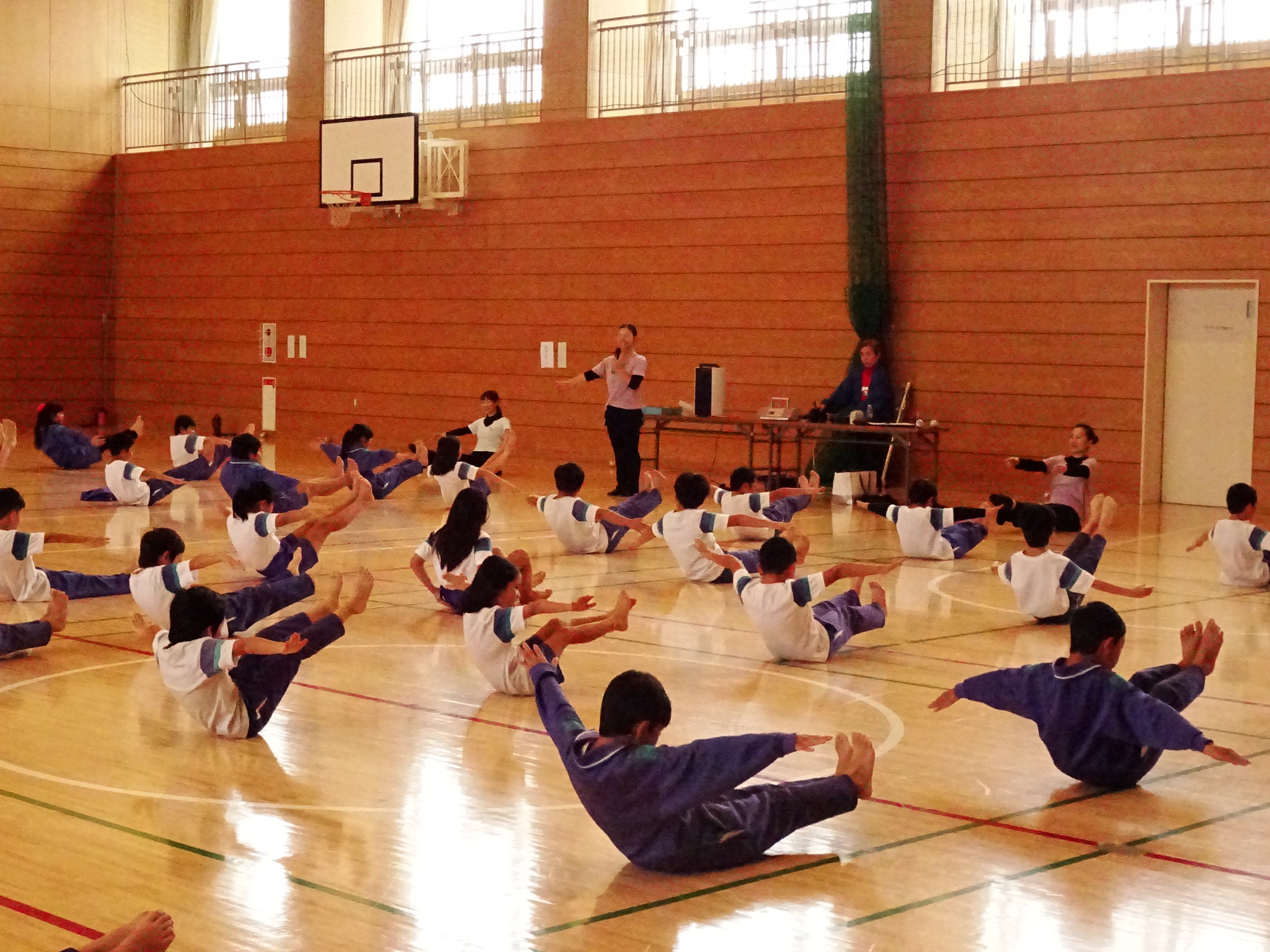 新版「体育の学習」準拠　小学校ダンス伴奏曲集　CD6枚組　全132曲　解説付 Gakken 保育 Books|あそび＆ダンス＆卒園のうた26